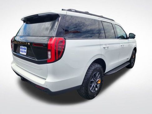 Used 2025 Ford Expedition Platinum w/ Driver's Package AWD/4WD image 5