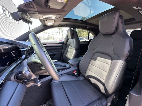 Used 2024 Porsche Macan 4 Electric image 5