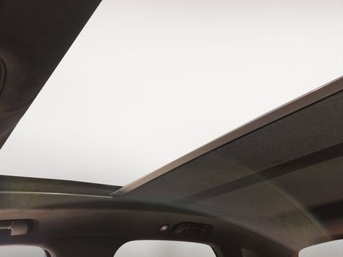 Used 2018 Bentley Bentayga Activity image 29