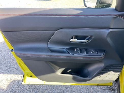 New 2026 Nissan Kicks SR FWD image 18