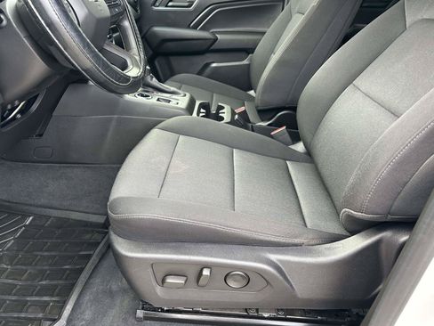 Used 2023 Chevrolet Colorado W/T w/ WT Convenience Package II AWD/4WD image 14