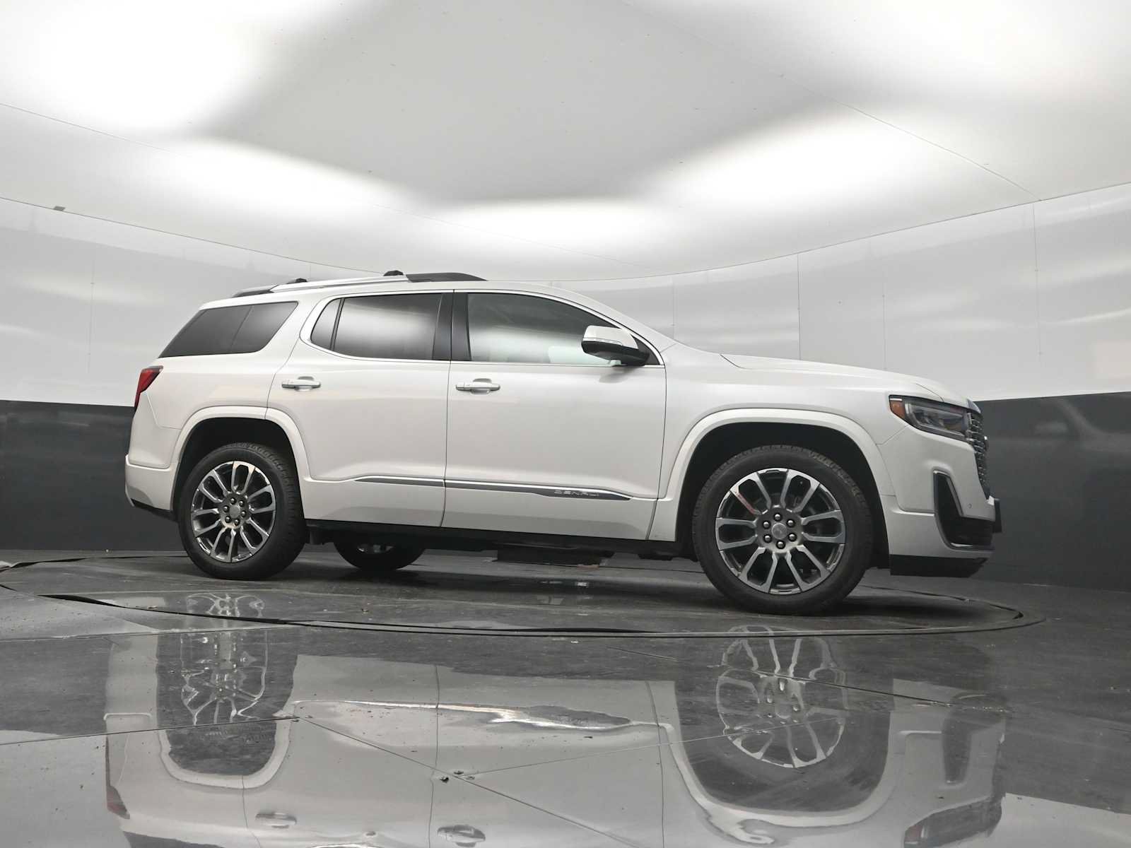 Used 2022 GMC Acadia Denali w/ Denali Ultimate Package AWD/4WD image 21