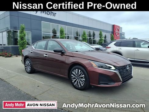 Certified 2025 Nissan Altima 2.5 SV AWD/4WD image 1
