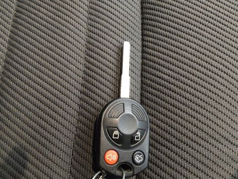 Used 2016 Ford Escape SE w/ SE Chrome Package image 29