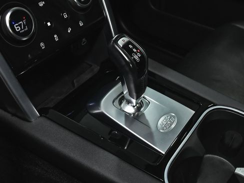 Used 2023 Land Rover Discovery Sport SE image 41