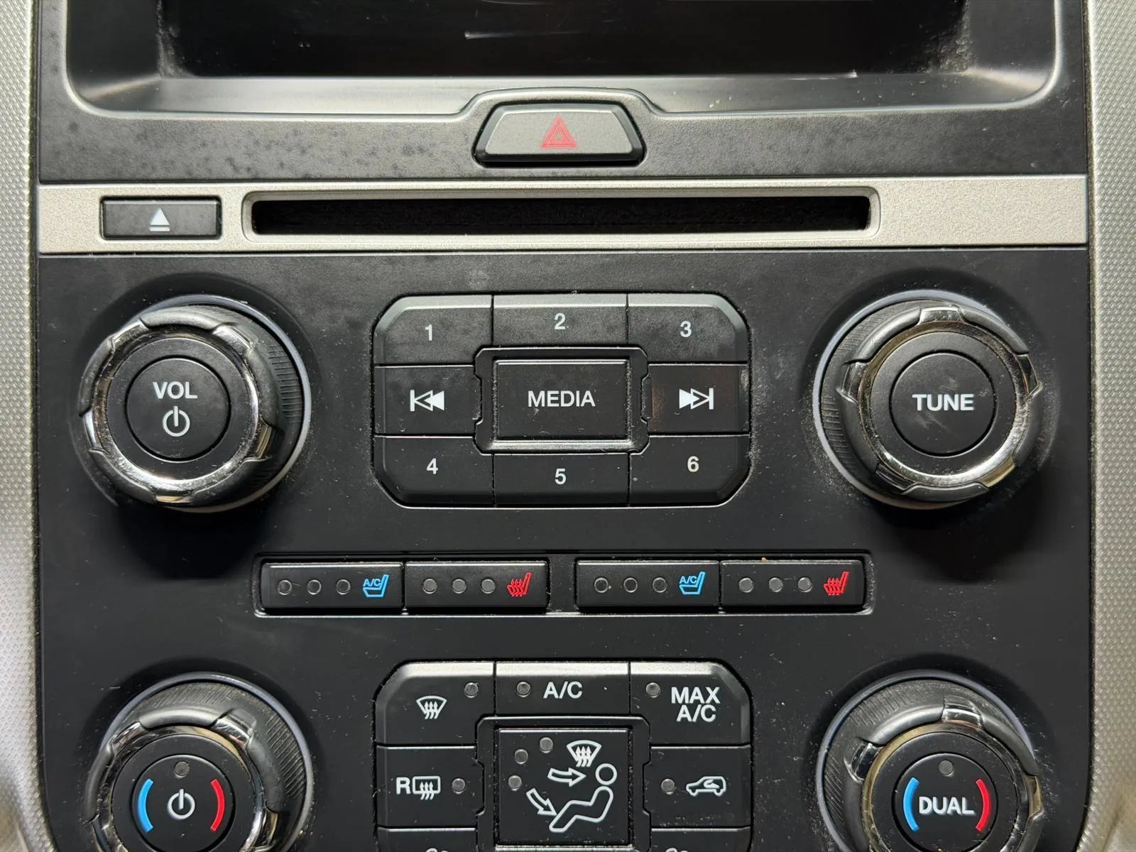 Used 2017 Ford Expedition XLT w/ Equipment Group 202A RWD image 38