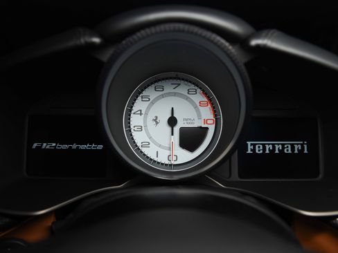 Used 2014 Ferrari F12 Berlinetta RWD image 38