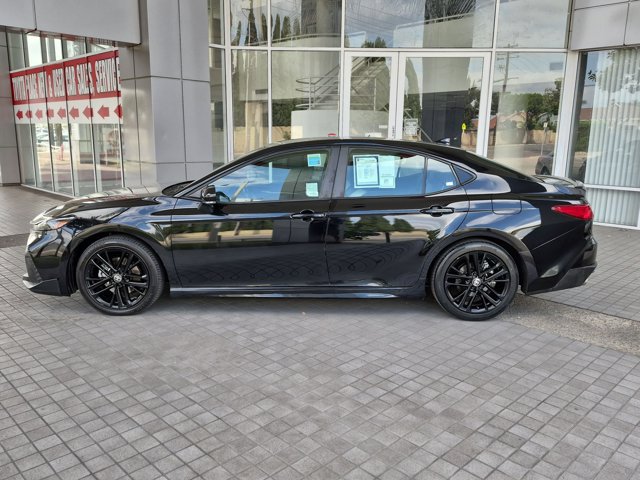 Used 2025 Toyota Camry SE FWD image 12