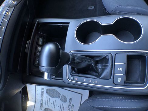 Used 2018 Kia Sorento LX image 40