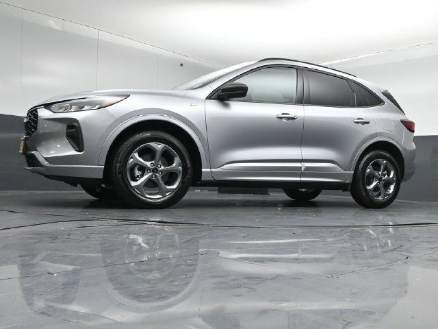 Certified 2024 Ford Escape ST-Line w/ Tech Pack #1 AWD/4WD image 39