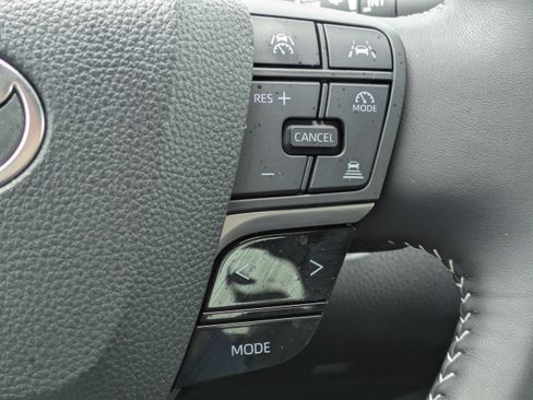 Used 2025 Toyota Camry SE w/ Convenience Package FWD image 23