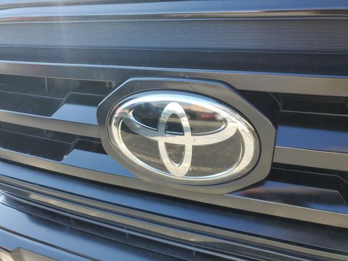 Used 2023 Toyota Tacoma SR image 10