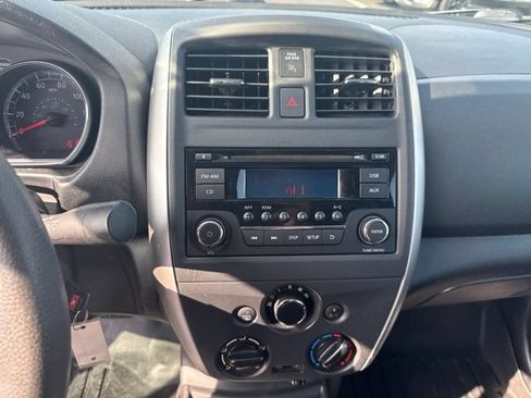 Used 2015 Nissan Versa SV FWD image 15