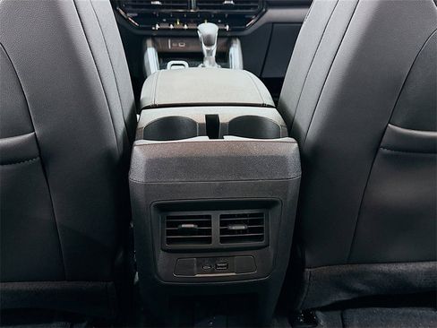 New 2026 GMC Canyon Elevation w/ Convenience Package image 29