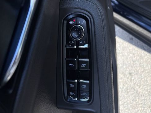 Used 2020 Porsche Macan image 13