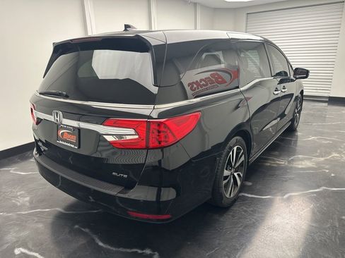 Used 2018 Honda Odyssey Elite image 3