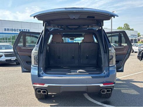 New 2026 Chevrolet Tahoe High Country AWD/4WD image 13