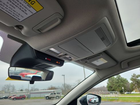 Used 2025 MAZDA MAZDA3 s image 30