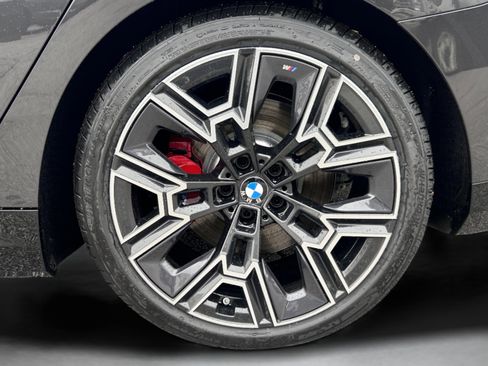 Used 2026 BMW i5 eDrive40 w/ M Sport Package image 8