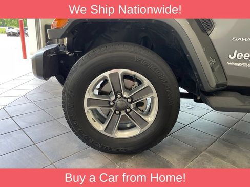 Used 2018 Jeep Wrangler Unlimited Sahara AWD/4WD image 15