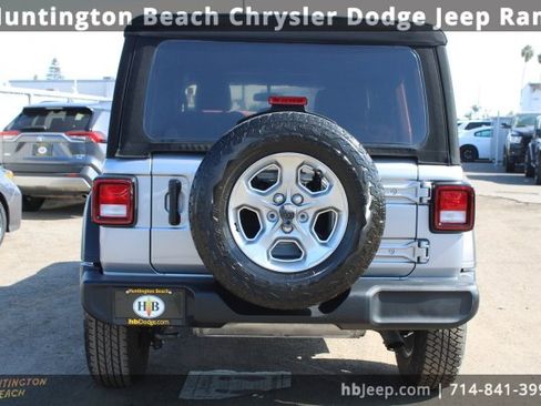 Used 2021 Jeep Wrangler Unlimited Sport image 4