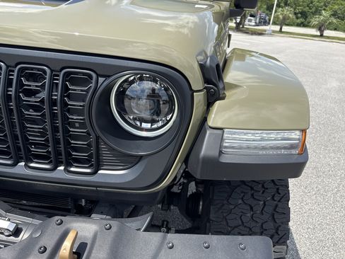 Used 2025 Jeep Wrangler Unlimited Rubicon 392 AWD/4WD image 7