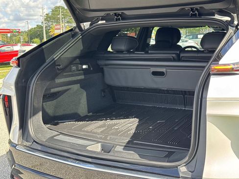 Used 2025 Cadillac Lyriq Luxury w/ LPO, Floor Liner Package AWD/4WD image 29