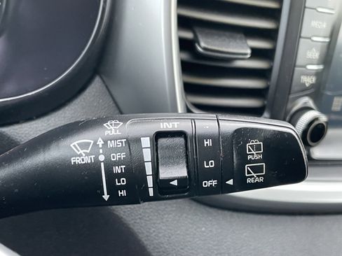 Used 2019 Kia Sorento LX image 17