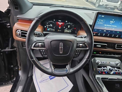 Used 2023 Lincoln Nautilus Reserve w/ Equipment Group 201A image 8