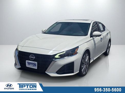 Used 2023 Nissan Altima 2.5 SL FWD image 1