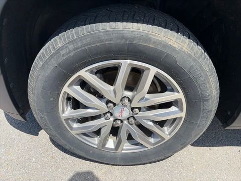 Used 2019 GMC Acadia SLE w/ LPO, Floor Liner Package FWD image 10