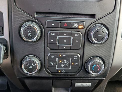 Used 2014 Ford F150 XLT w/ Equipment Group 302A Luxury AWD/4WD image 19