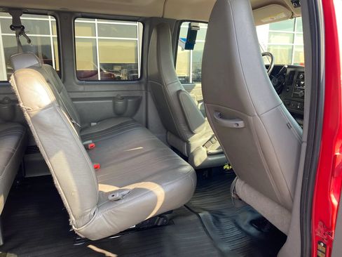 Used 2017 Chevrolet Express 3500 LS RWD image 24
