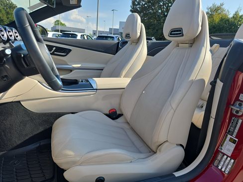 Used 2024 Mercedes-Benz CLE 300 4MATIC Cabriolet image 14