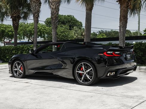 Used 2022 Chevrolet Corvette Stingray Premium Conv w/ Z51 Performance Package RWD image 4
