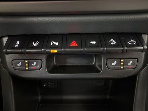 Used 2022 Chevrolet Colorado Z71 w/ Safety Package image 18