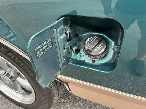 Used 1996 Ford F150 2WD Regular Cab image 28