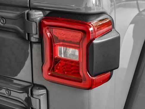 Used 2021 Jeep Wrangler Unlimited Rubicon 4xe w/ Steel Bumper Group image 7