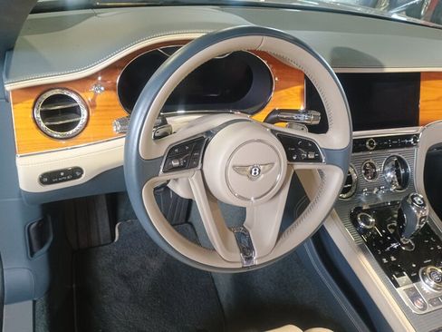 Used 2020 Bentley Continental GT image 17
