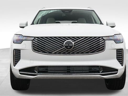 New 2026 Volvo XC90 T8 Ultra w/ Protection Package Premier image 2