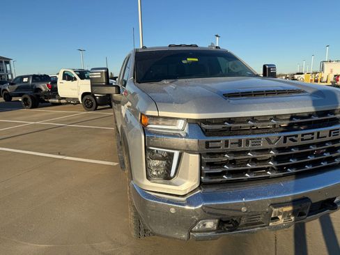 Used 2021 Chevrolet Silverado 2500 LTZ w/ LTZ Plus Package image 8