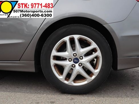 Used 2014 Ford Fusion SE FWD image 18