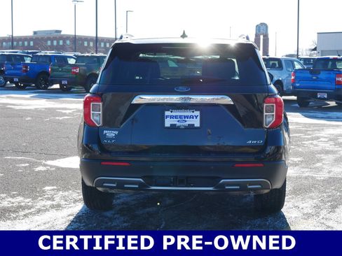 Certified 2022 Ford Explorer XLT w/ Equipment Group 202A image 4