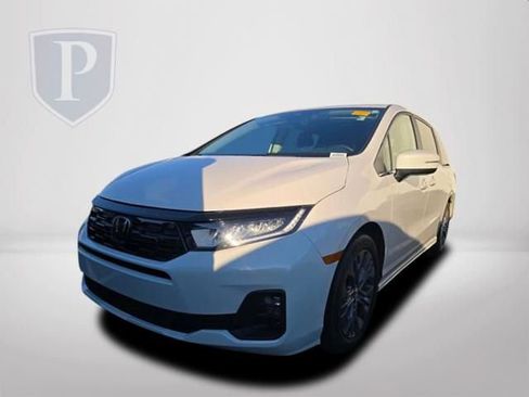 Used 2025 Honda Odyssey Touring image 10