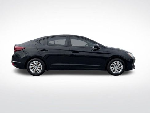 Used 2020 Hyundai Elantra SE w/ Cargo Package (C1) FWD image 11