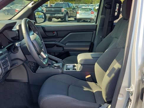 Used 2025 Toyota 4Runner SR5 AWD/4WD image 21