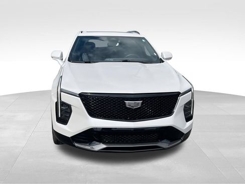 Used 2024 Cadillac XT4 Sport AWD/4WD image 4