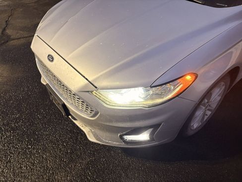 Used 2019 Ford Fusion SE image 8