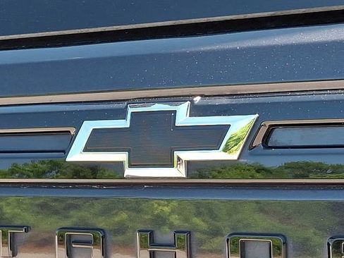 Used 2024 Chevrolet Tahoe Z71 w/ Luxury Package AWD/4WD image 35