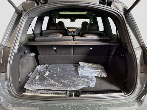 Used 2026 Mercedes-Benz GLS 450 4MATIC image 28